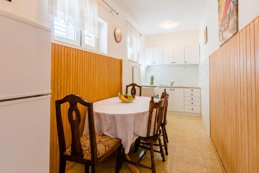 Apartments With A Parking Space Supetar, Brac - 16294 部屋 写真
