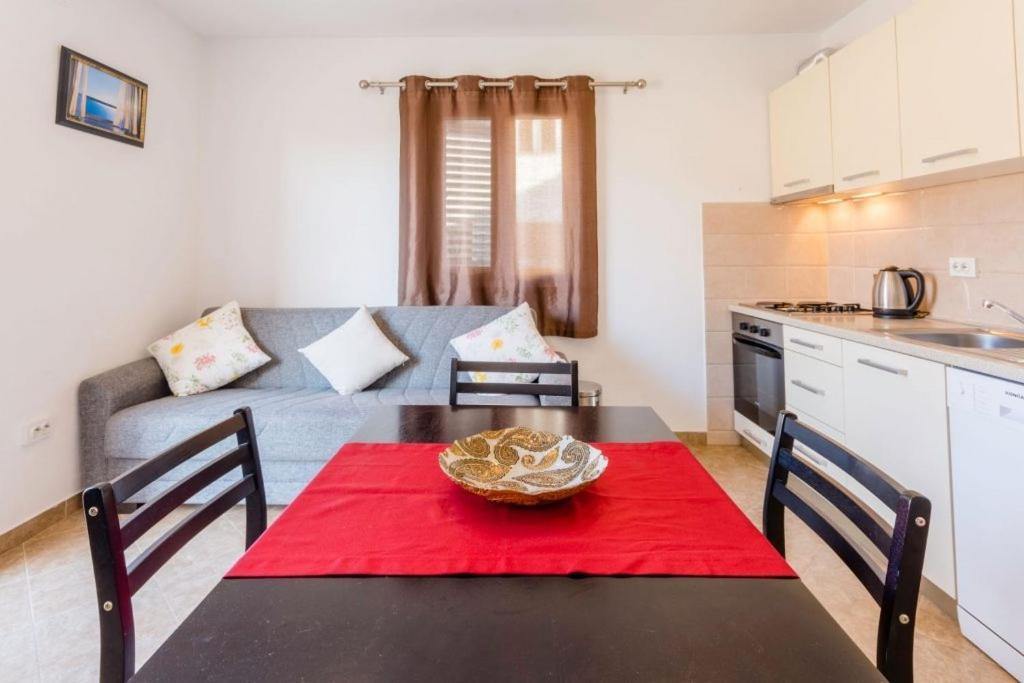 Apartments With A Parking Space Supetar, Brac - 16294 部屋 写真