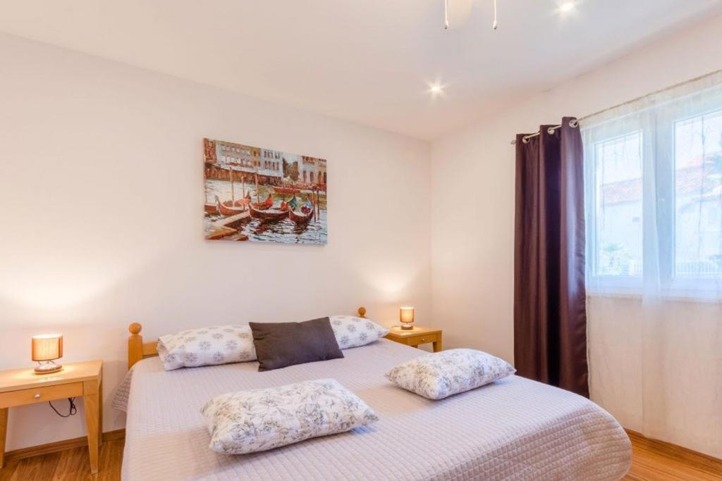 Apartments With A Parking Space Supetar, Brac - 16294 部屋 写真
